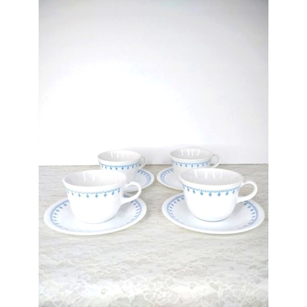 Lot of 4 Corning Corelle Blue Snowflake Garland Coffee Cups and Saucers